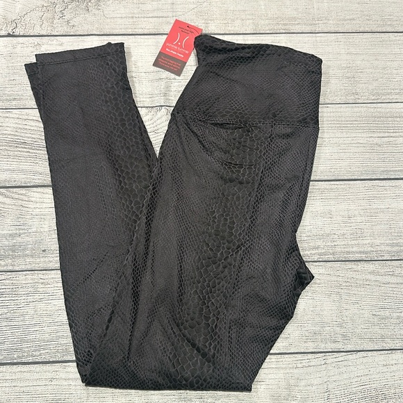 Women’s Yummie Tummie Lydia Faux Python gray leggings size XL NWT - Picture 1 of 14